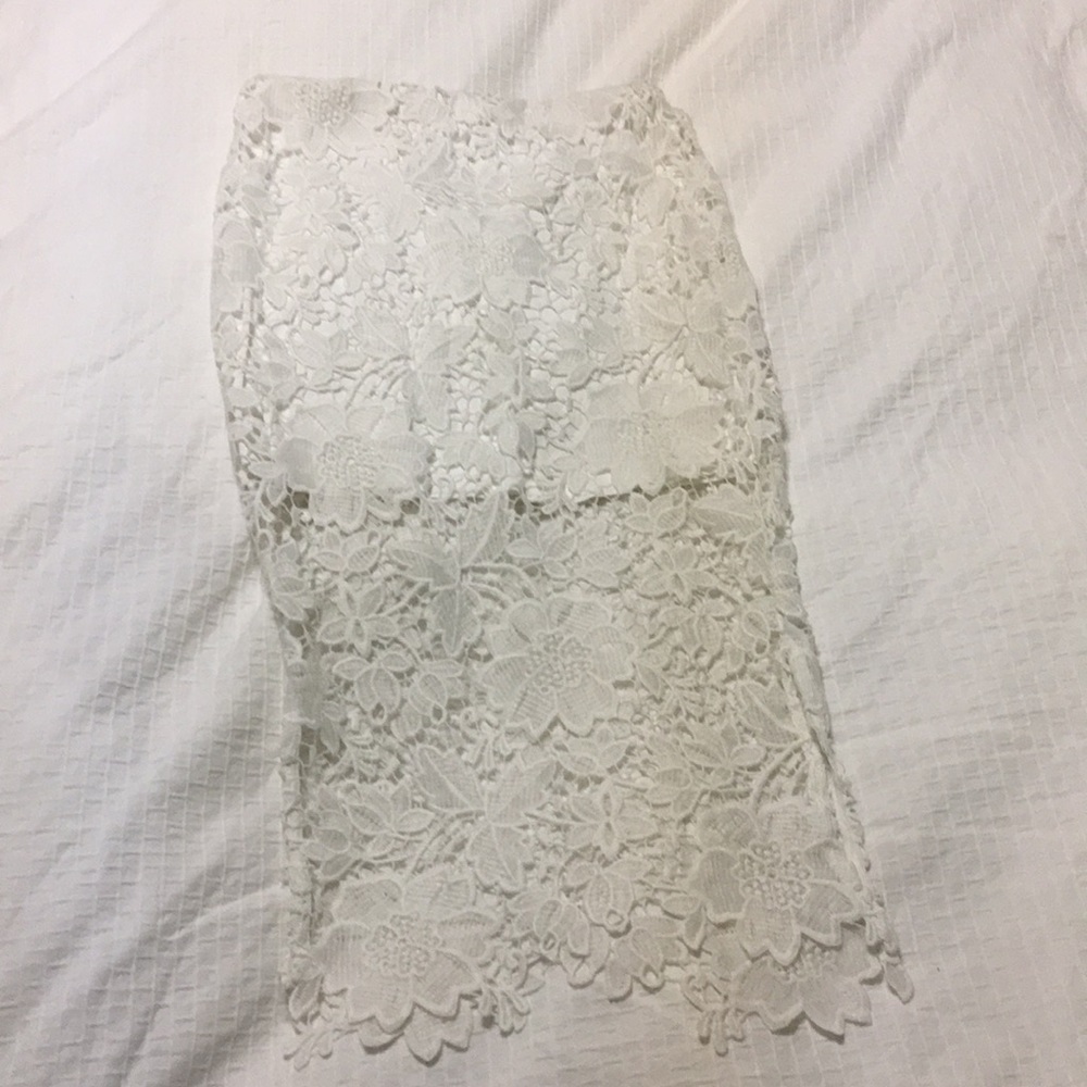 Wyldr white lace pencil skirt